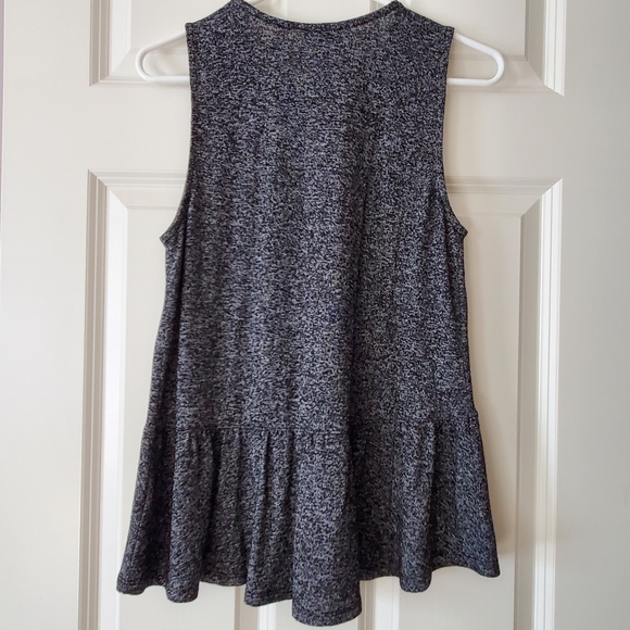 NWT Express Criss-cross Neck Sleeveless Top Sz M - Picture 2 of 6